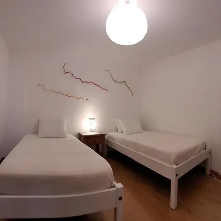 彩色一室公寓 *